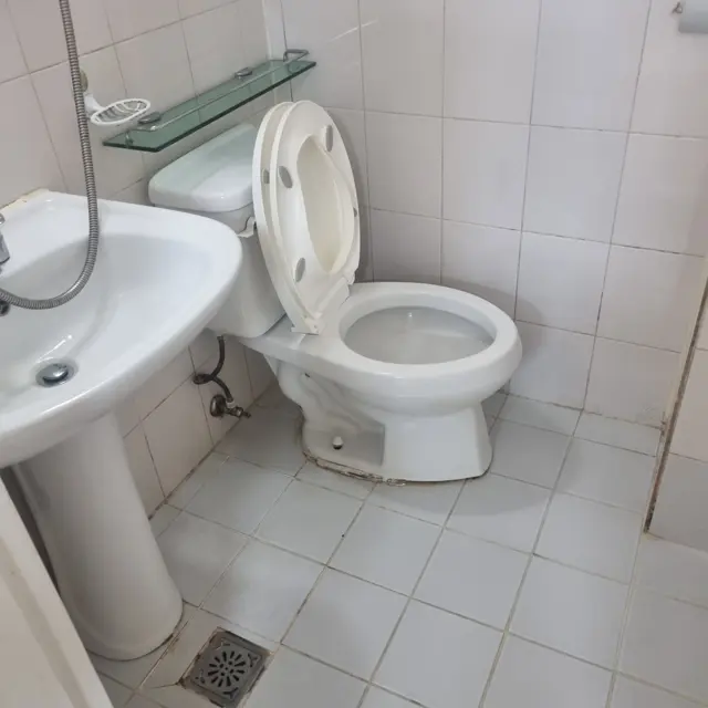 작업 전 · 변기 — 변기 둘레·테두리 백시멘트 걷어내고 재시공