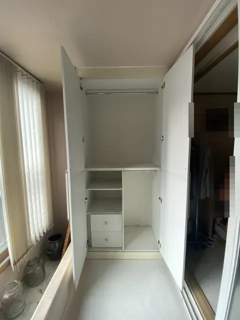 장 안쪽 · 옷봉·서랍·선반 — 베란다 붙박이장 철거, 폐기물 수거