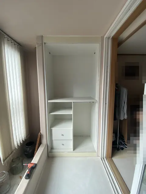 문짝 뗀 몸통 — 베란다 붙박이장 철거, 폐기물 수거