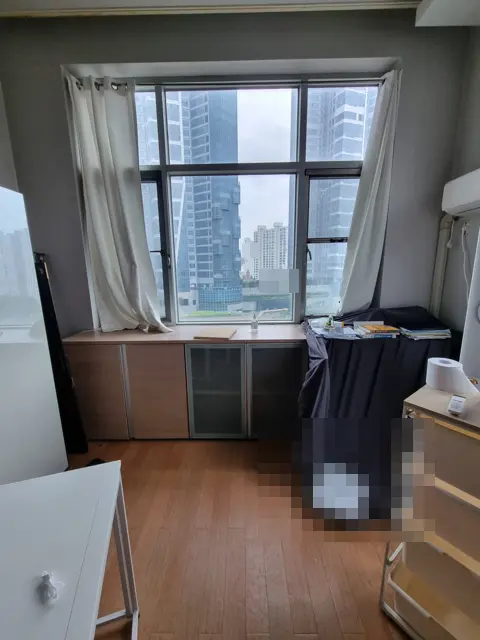 작업 전 · 창가 수납장 — 오피스텔 창가 수납장 철거