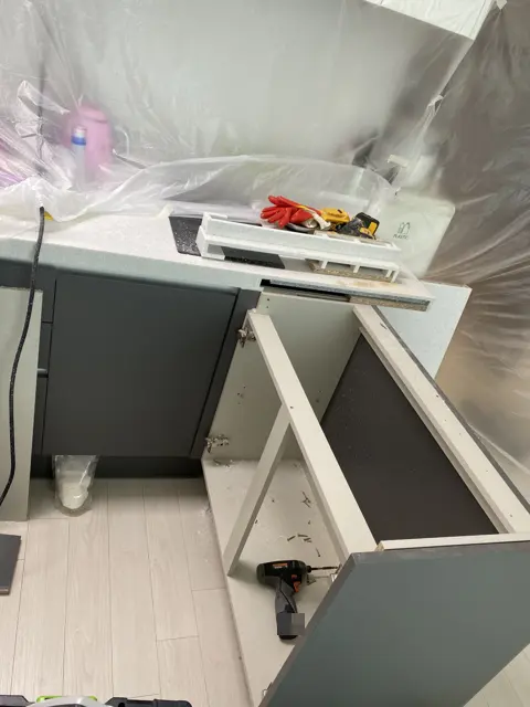 하부장 해체 — ㄱ자 싱크대를 일자로 리폼