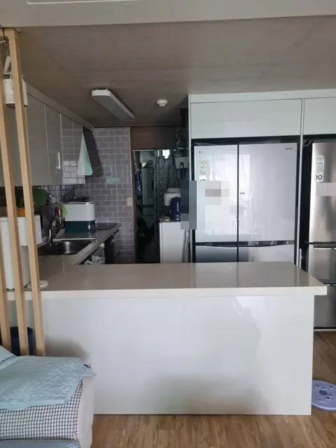 작업 전 · 거실 쪽으로 긴 싱크대 — 싱크대 상판 잘라 길이 줄이기