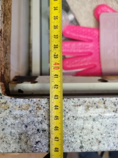 구멍 치수 재기 — 인덕션이 안 들어가는 상판 구멍 넓히기